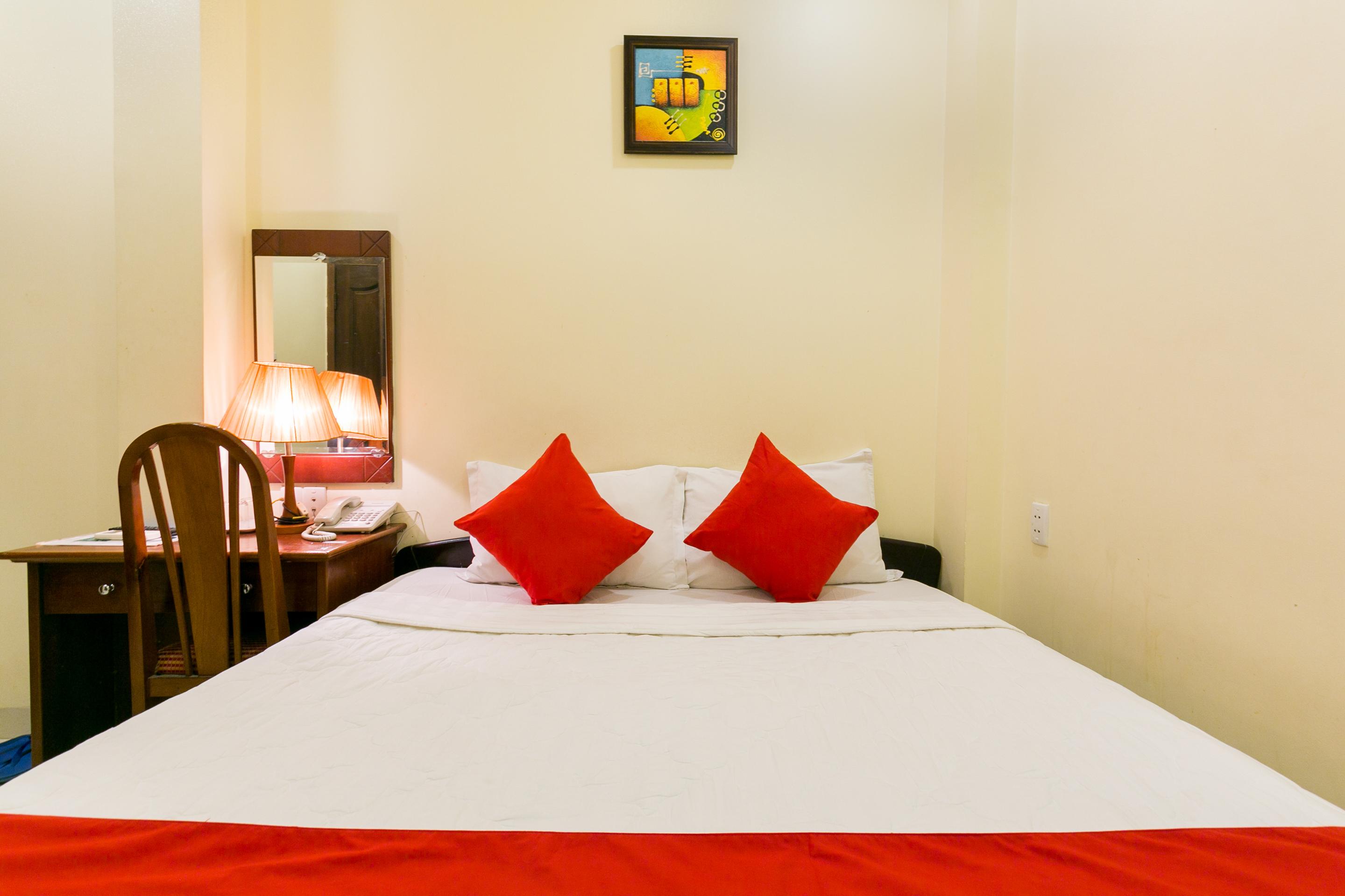Oyo 422 Nguyen Thanh Hotel Ho Chi Minh City Exterior photo