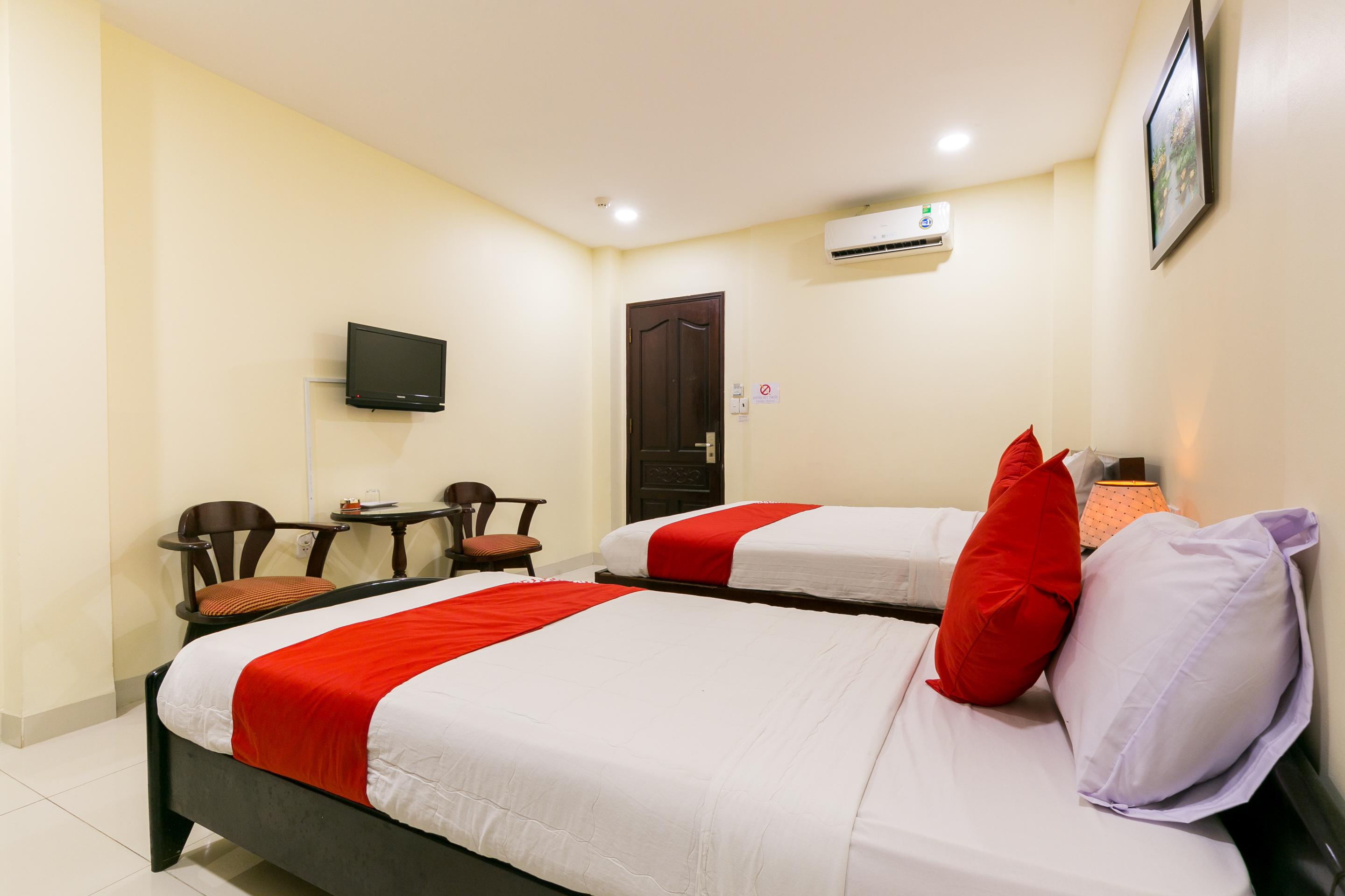 Oyo 422 Nguyen Thanh Hotel Ho Chi Minh City Exterior photo