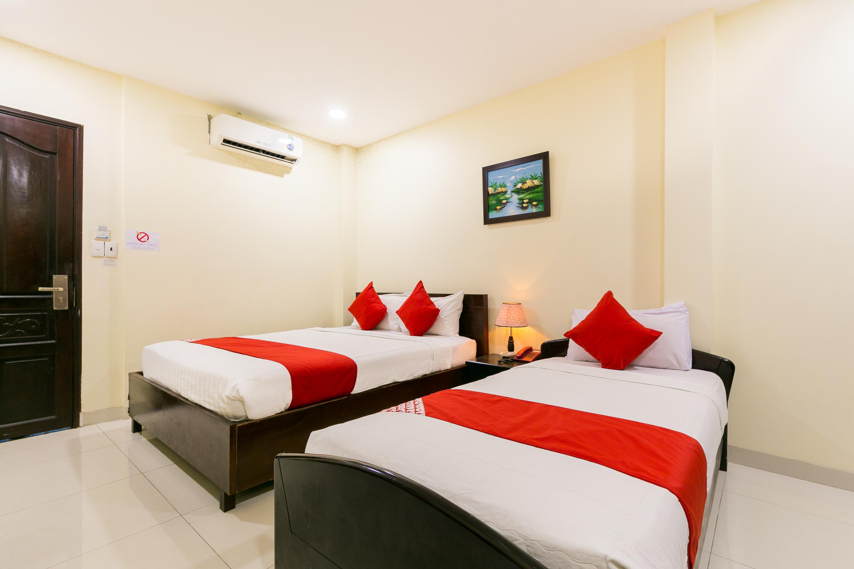 Oyo 422 Nguyen Thanh Hotel Ho Chi Minh City Exterior photo